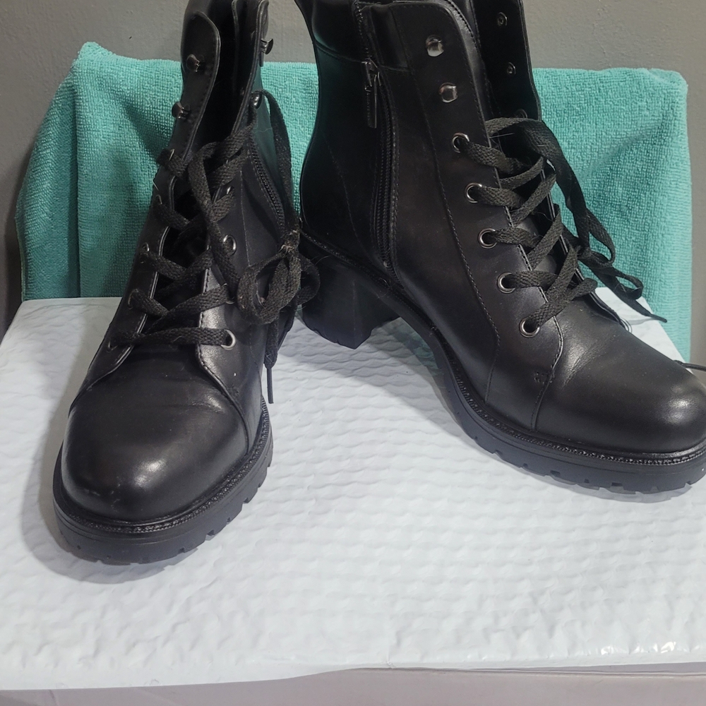 Vince Camuto Black Lace-Up Moto Boots